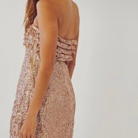Free People Frida Ruffle Mini Dress Gold sequins Strapless Size 2, NWOT - Picture 4 of 9